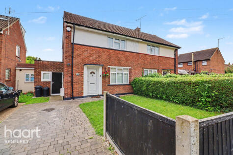 Queensmere, Benfleet