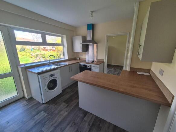31 Gipsy Patch Lane kitchen.jpg