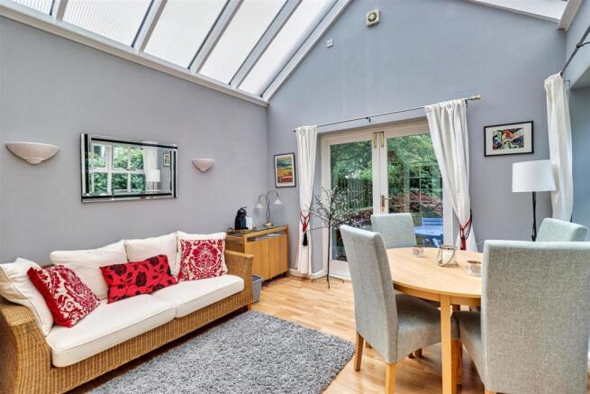DINING ROOM/CONSERVATORY