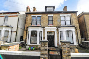 Flat A, 52 Northlands House, Park Road, Westcliff-on-sea SS0 7PQ