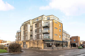 Flat 34, Colwell House, Hepworth Way, Walton-on-thames KT12 1DP