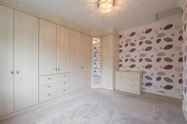 2 bed Semi-Detached Bungalow for sale Image 6