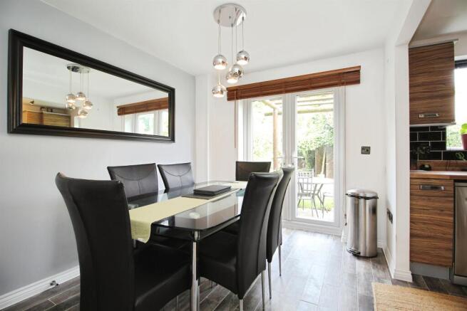 3 bed Semi-Detached for sale Image 4