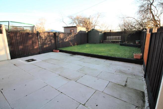 Rear Garden (i).JPG