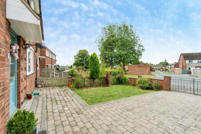 3 bed Semi-Detached for sale Image 12