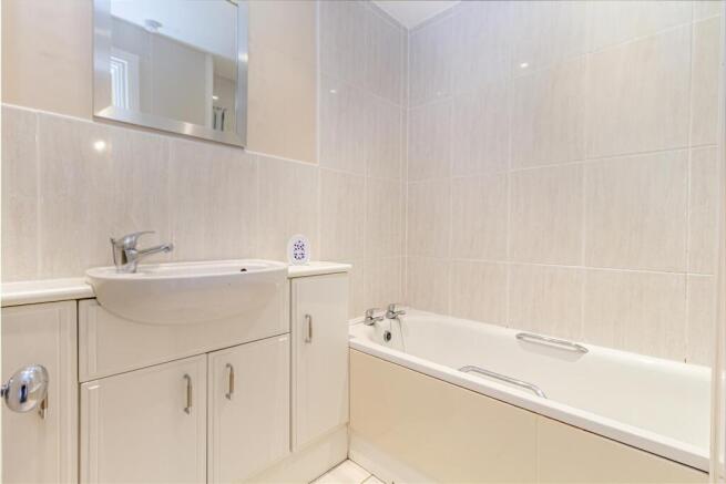 Bathroom1.jpg
