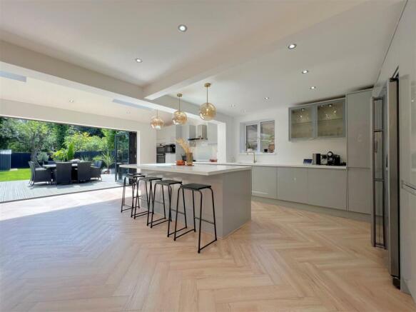 kitchen main 2.jpg