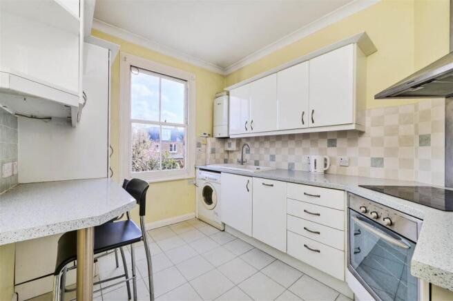 James_Anderson_-_Connaught_Avenue_London_SW14_7RH_