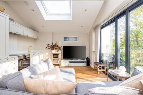 Hampton Road, Redland