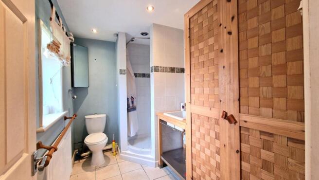 Annexe Shower Room
