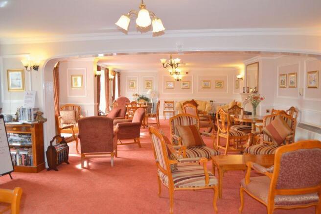 COMMUNAL LOUNGE
