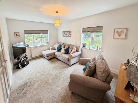 4 bed Detached for sale Image 4