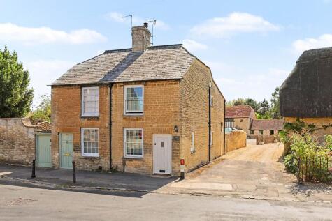 Bridge Street, Bampton, Oxfordshire