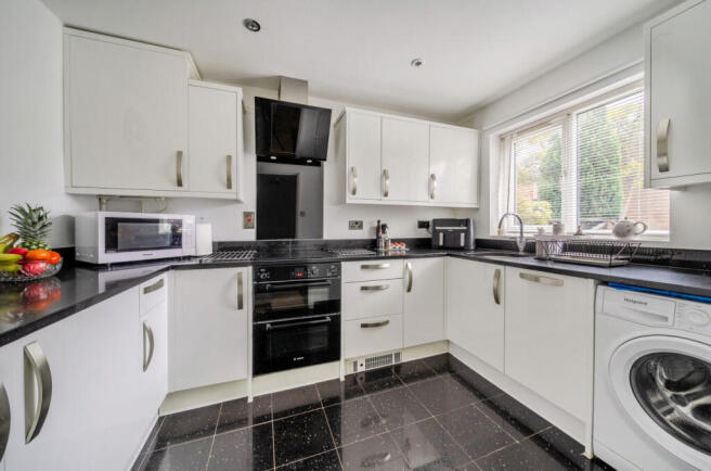 1422345-1-69a80cc...