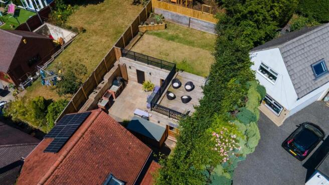 5 bed Detached for sale Image 8