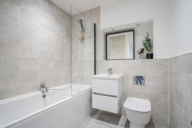 2 bed Apartment for sale Image 11