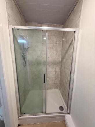2 bed Flat to rent Image 6
