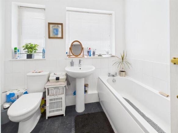 bathroom .jpg
