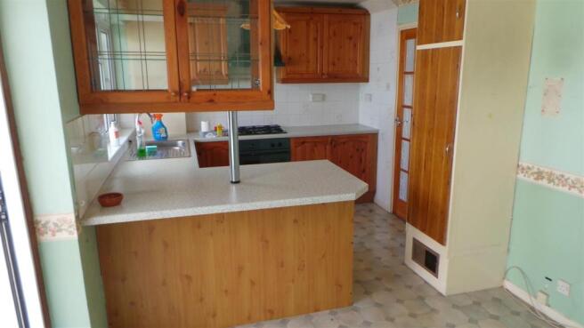 KITCHEN/DINING ROOM