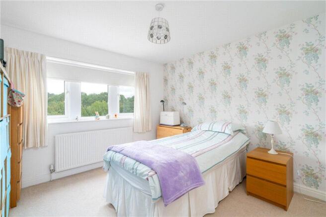 4 bed Detached for sale Image 12