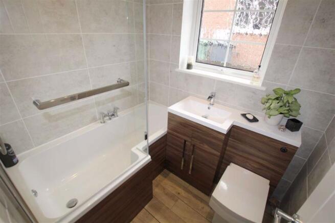Bathroom / WC: