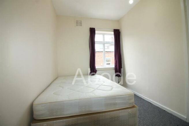 3 bed House to rent Image 4