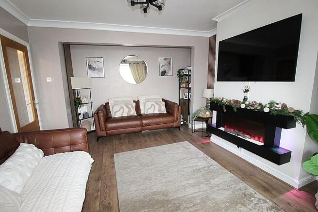 3 bed Semi-Detached for sale Image 5