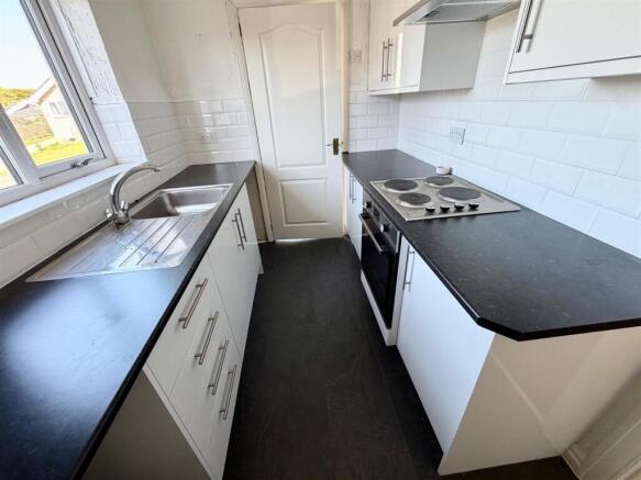 2 bed Semi-Detached Bungalow for sale Image 5