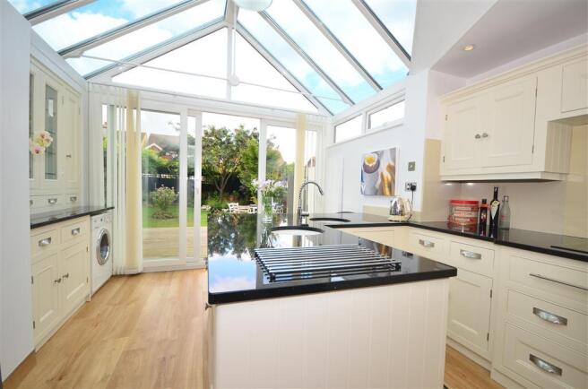 Kitchen / Breakfast Area