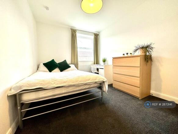 1 bed House Share to rent Image 10