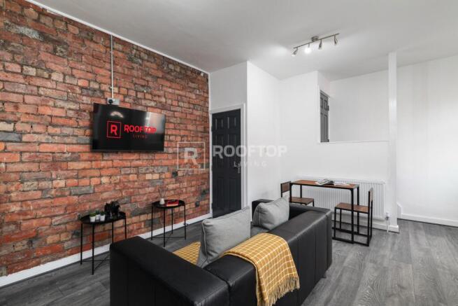 2 bed House to rent Image 4