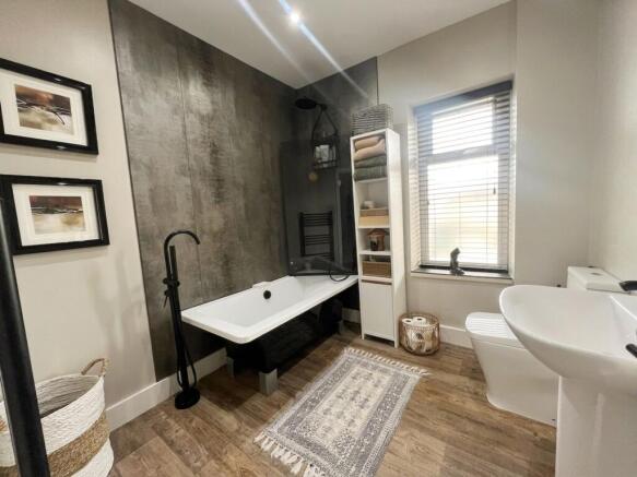 3 bed Terraced for sale Image 11
