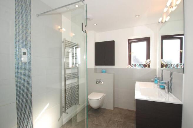 En Suite Shower/Wet 