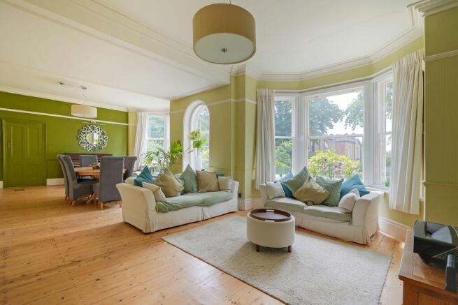 7 bed Detached for sale Image 12