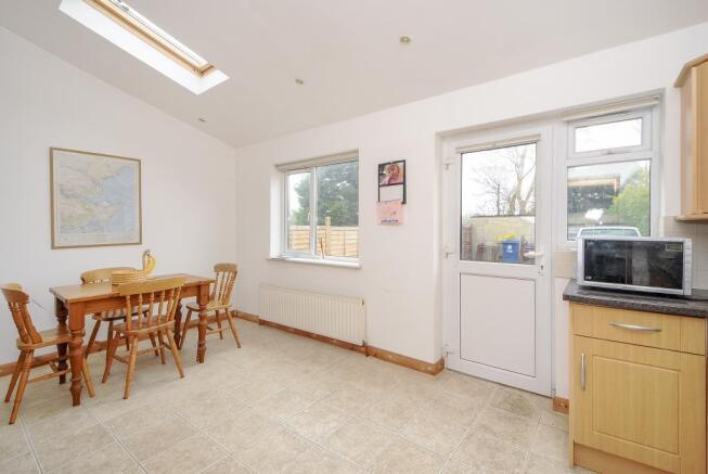 Kitchen/Dining Area