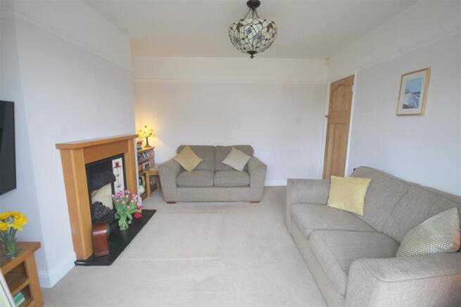 Sitting room 2.JPG