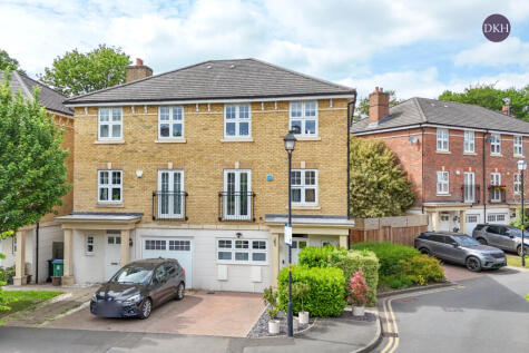 Colnhurst Road, Nascot Wood