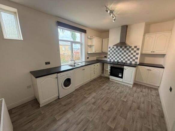 2 bed House to rent Image 11