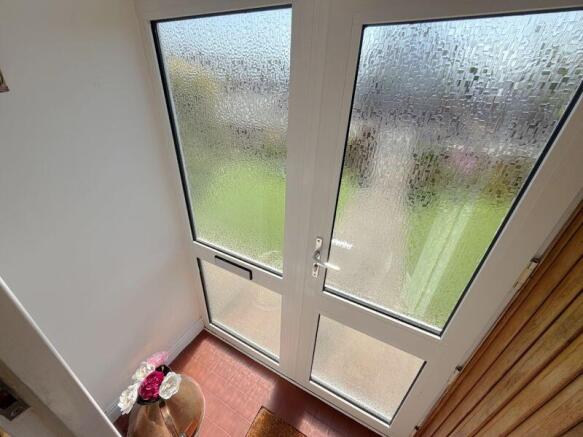 Sunningdale Drive - Thornton Cleveleys - FY5 5AQ photo 4
