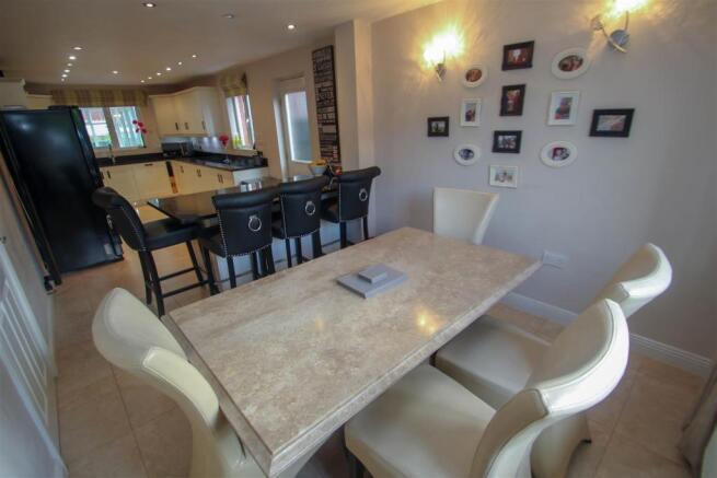 Open Plan Kitchen Diner Family Room