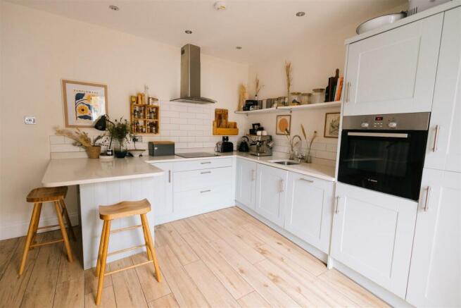 kitchen 2.jpg