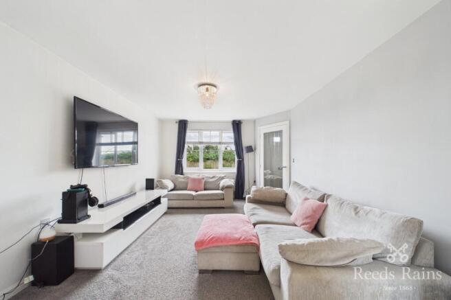 4 bed Detached for sale Image 3