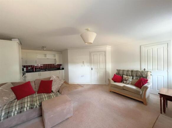 LOUNGE AREA