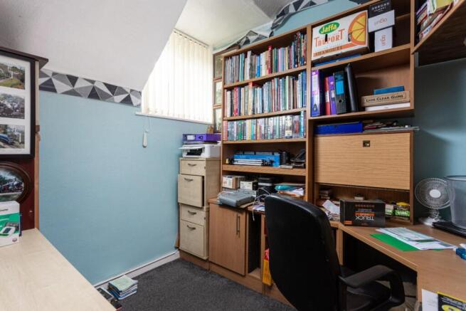 3 bed Semi-Detached for sale Image 10