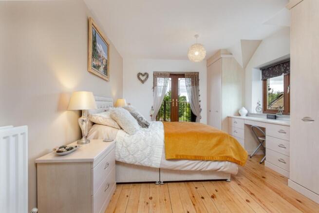 4 bed Detached for sale Image 10