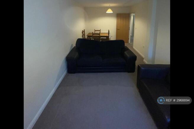2 bed Flat to rent Image 6