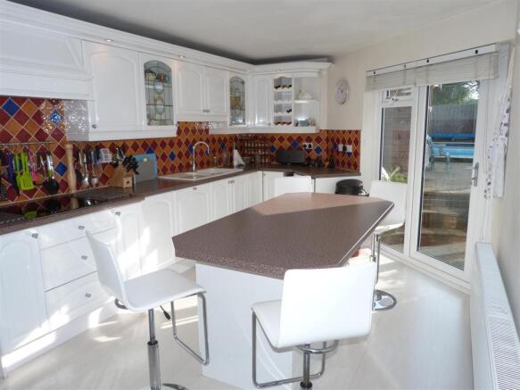 BREAKFAST KITCHEN