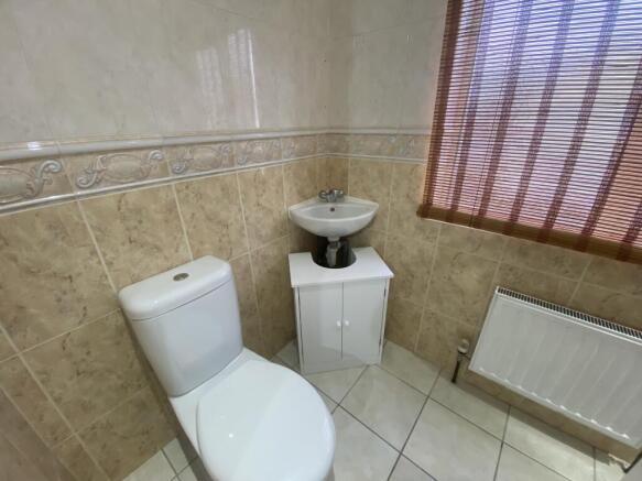 3 bed House to rent Image 10
