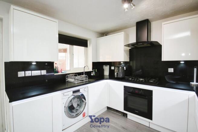 2727dede-Kitchen 202.JPG