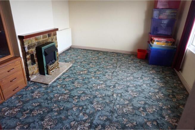 Bed 3 / Dining Room